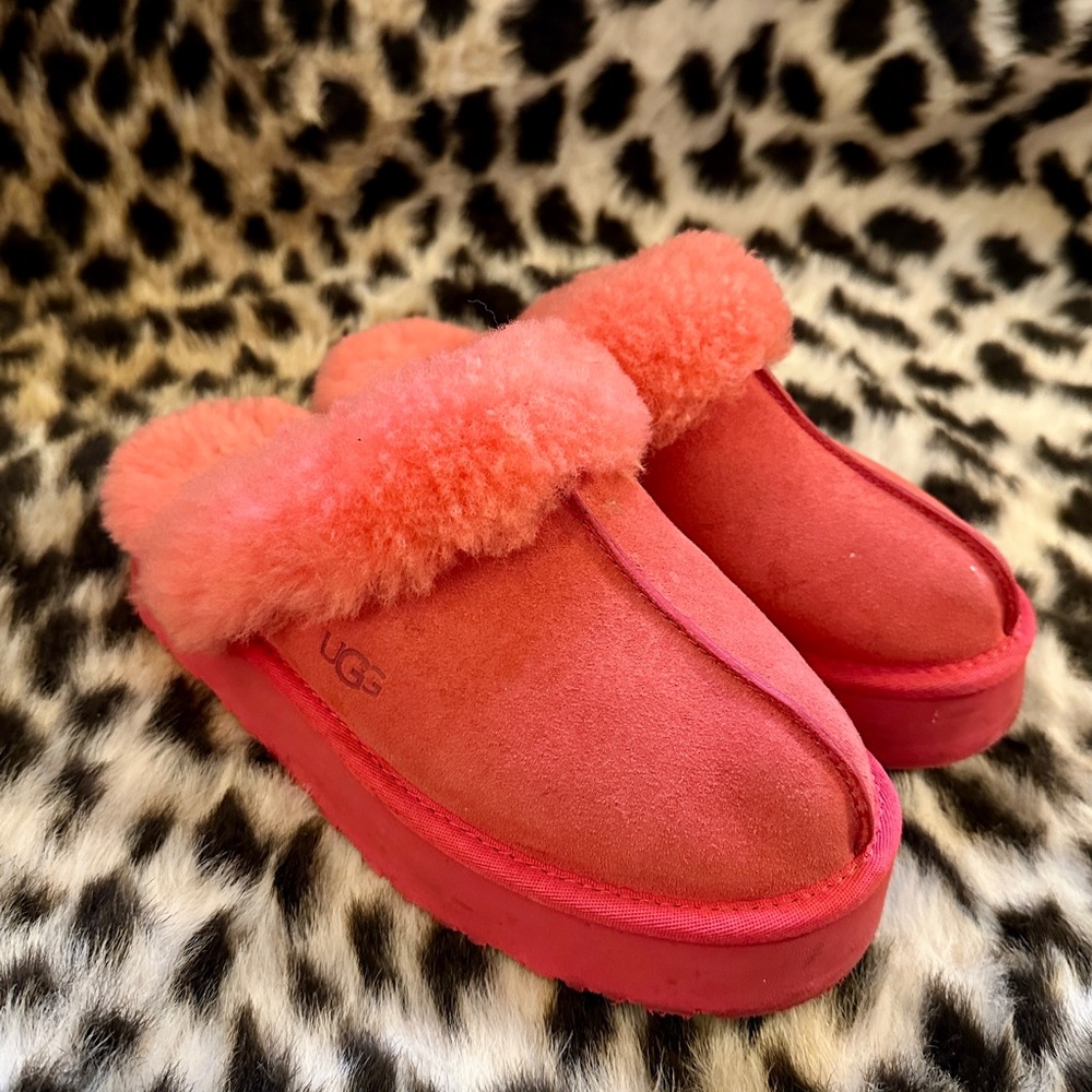 UGG Disquette Platform Slippers